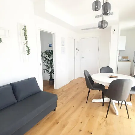 Apartman Beachfront 1br Terrace&parking Bari