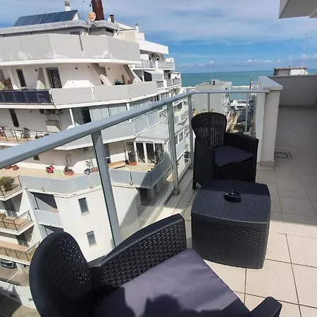 Διαμέρισμα Beachfront 1br Terrace&parking *